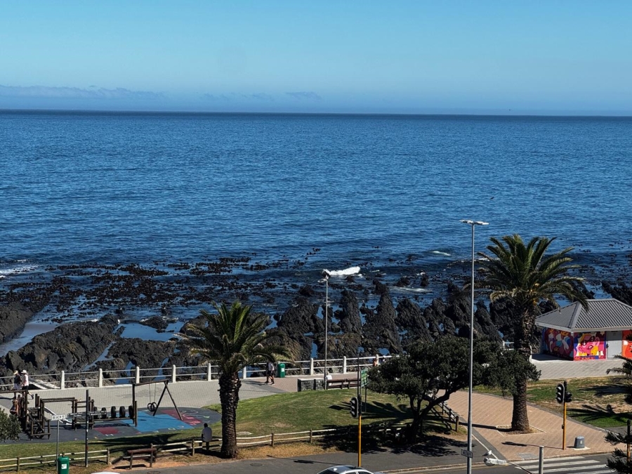 To Let 2 Bedroom Property for Rent in Sea Point Western Cape